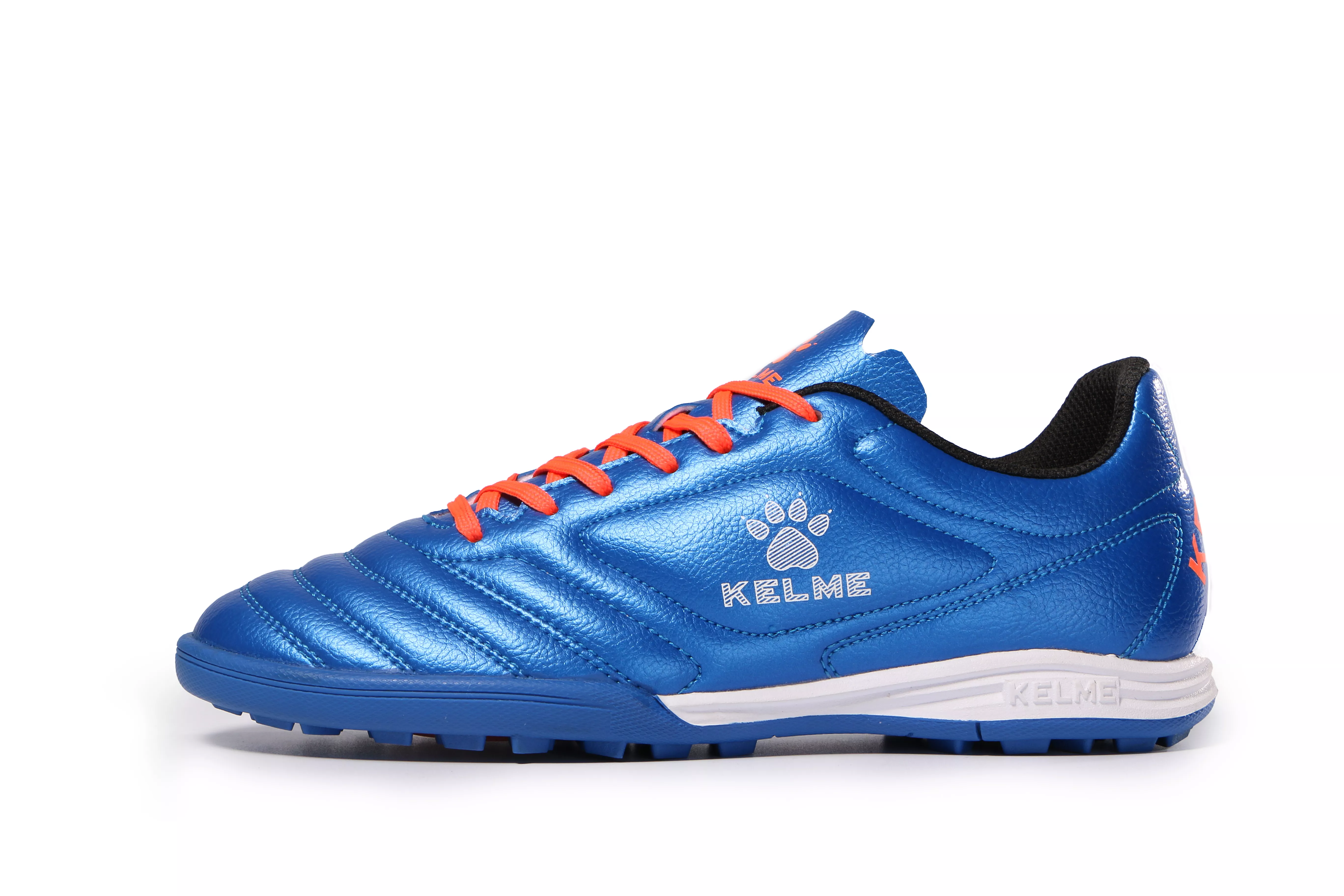 Children's football shoes